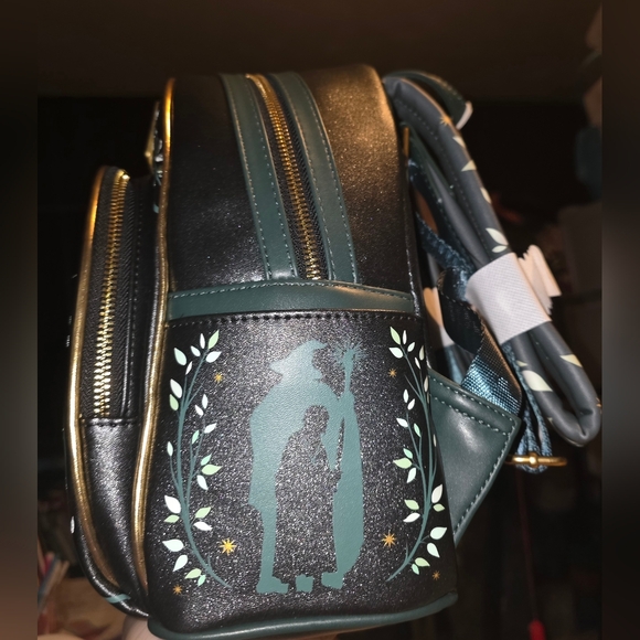 NEW! Loungefly The Lord of the Rings Doors of Durin GID Mini Backpack + Wallet - Picture 10 of 12